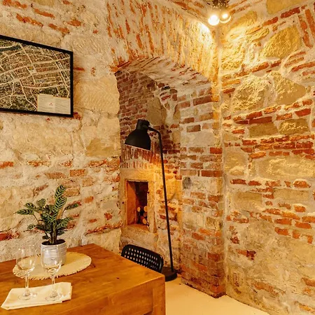 Apartment 1820