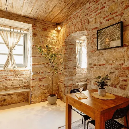 Apartment 1820 *